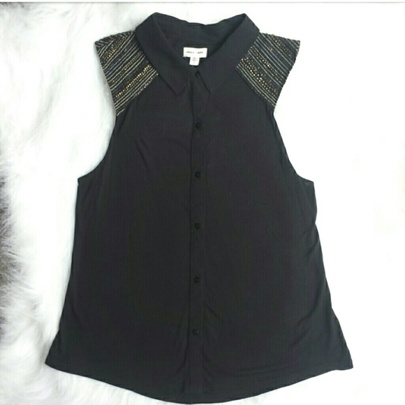 silence + noise Tops - NWT Silence + Noise Beaded Shoulder Cuff Top - UO